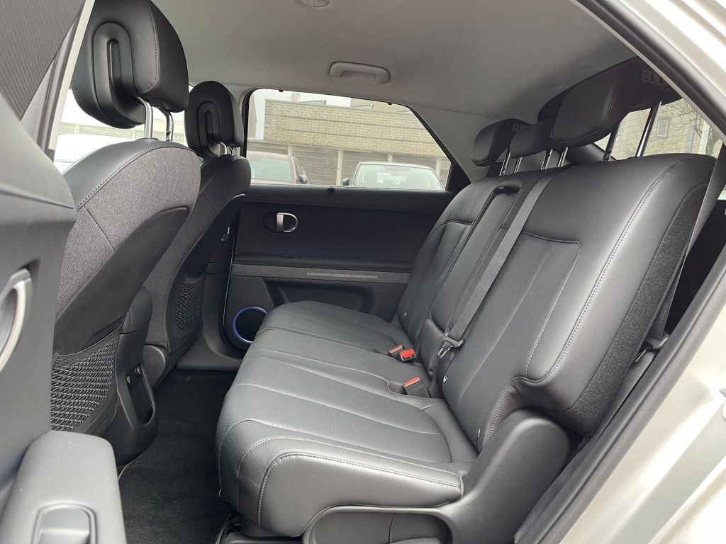 Hyundai Ioniq 5 connect+ awd 77.4 kwh hyundai ioniq 5 connect+ awd 77 kwh |