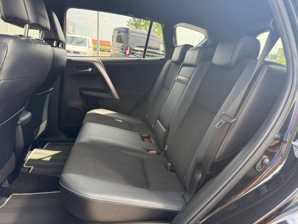Toyota Rav4 2.5 hybrid style