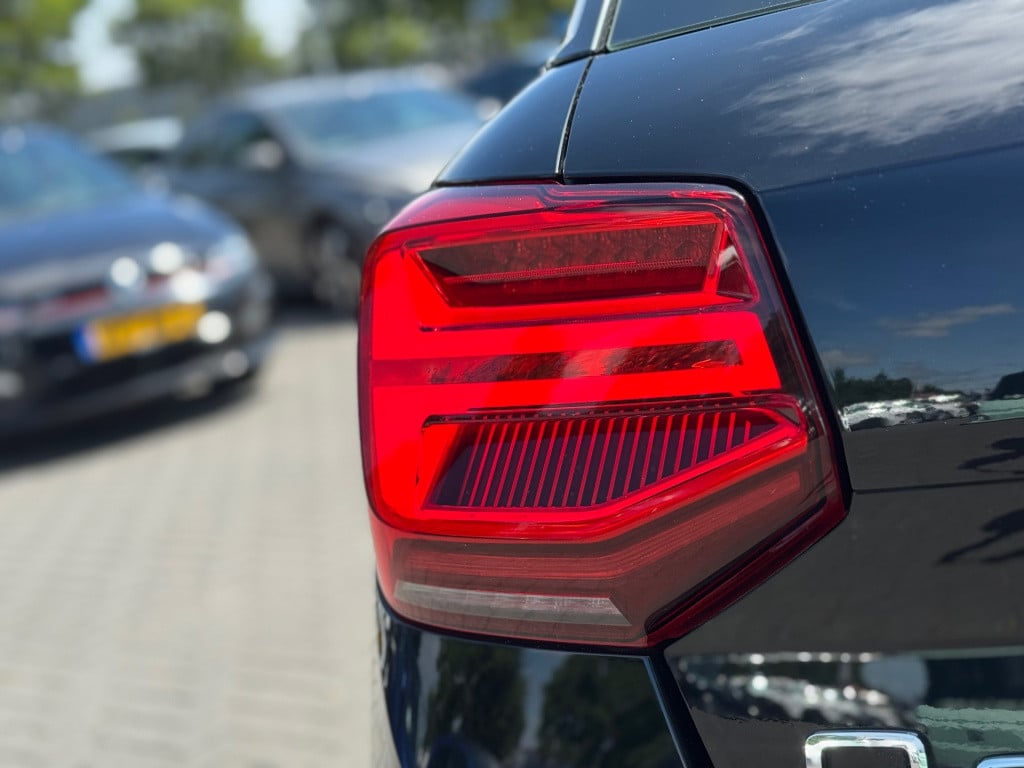 Audi Q2 35 tfsi advanced * led * camera * stoelverwarming * adaptieve cruis