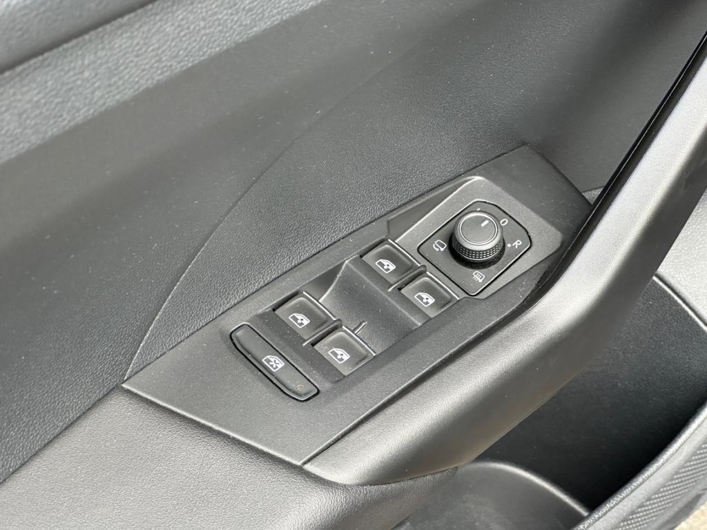 Volkswagen T-cross 1.0 tsi dsg style | camera | virtual | stoelverwarming |