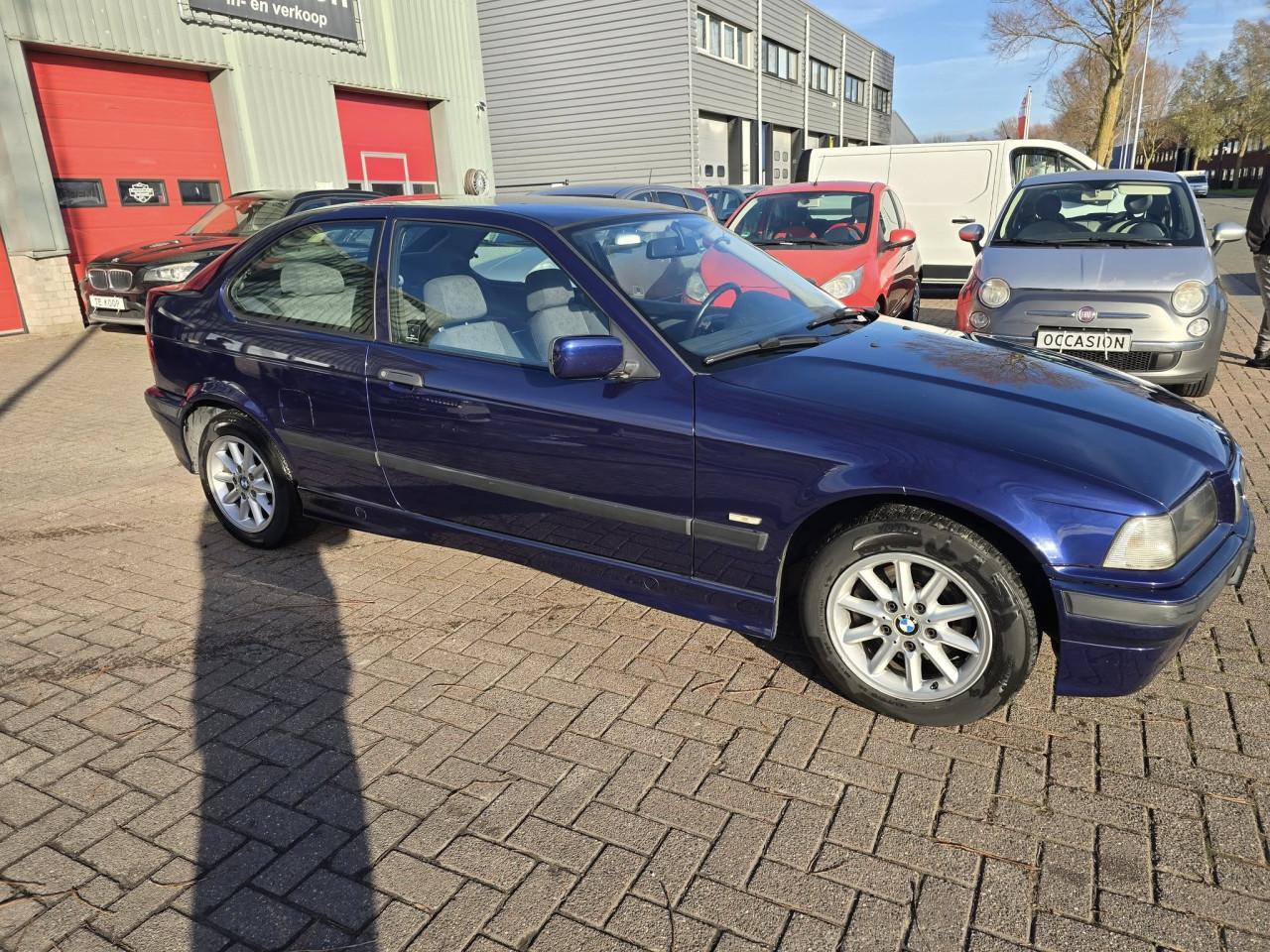 BMW 316i Compact – Automaat