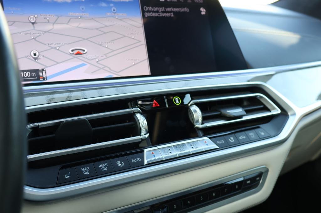 BMW X7 xdrive40i 6p. l 340 pk l panodak skylounge l laser l head-up l 3500 