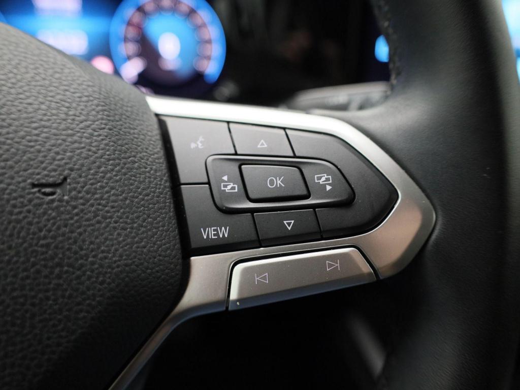 Volkswagen Golf 1.0 tsi life | navigatie | apple carplay / android auto | c