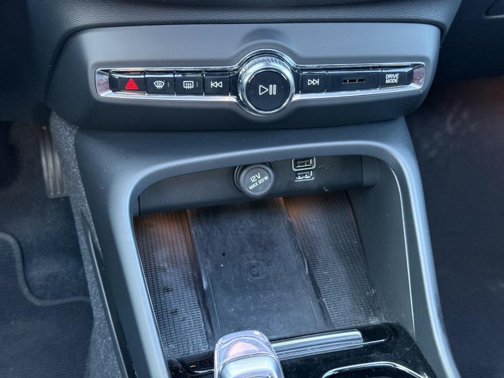 Volvo XC40 t5 262pk recharge ultimate dark| full options !! facelift