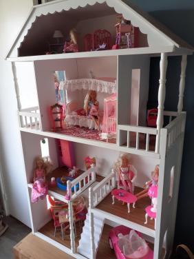 Barbiehuis compleet met spulletjes