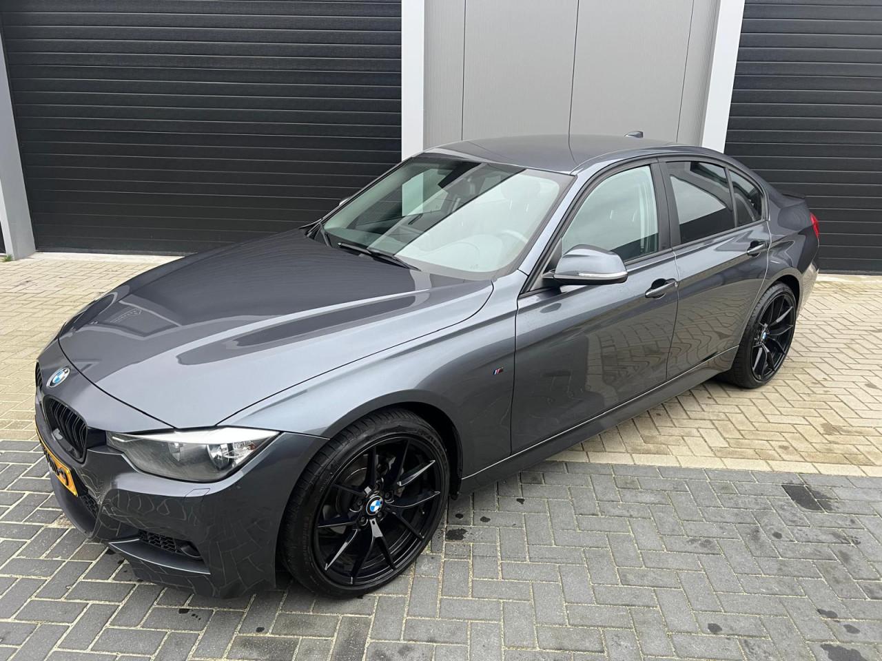 BMW 3-serie 320i M-SPORT Origineel NL