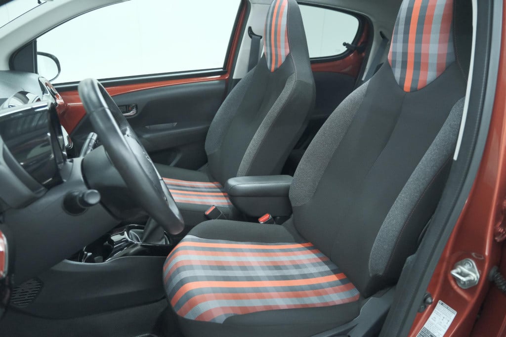 Peugeot 108 1.0 e-vti allure top! | elektrisch vouwdak | trekhaak | camera 