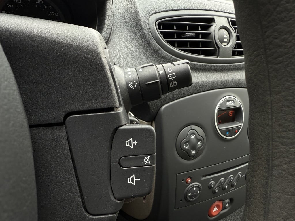 Renault Clio 1.4-16v authentique // airco // 1e eigenaar //