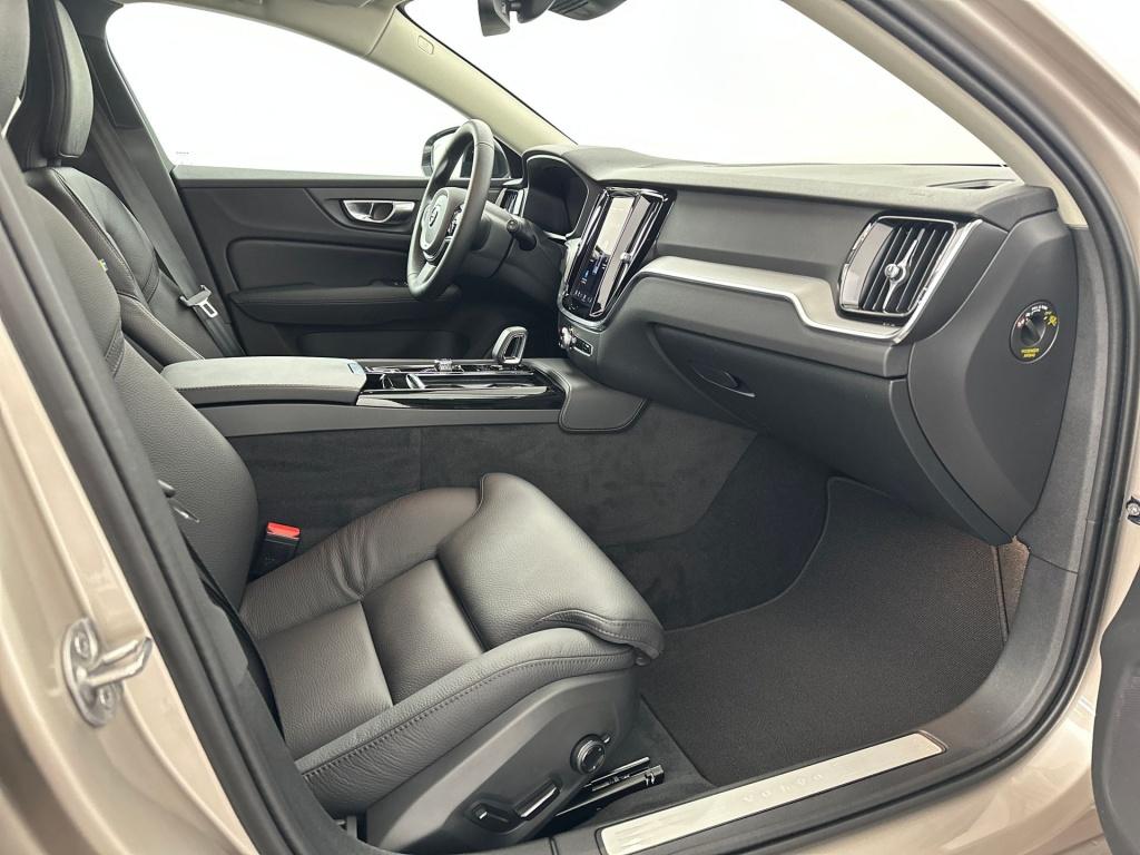 Volvo V60 t6 awd gt plus dark 19"