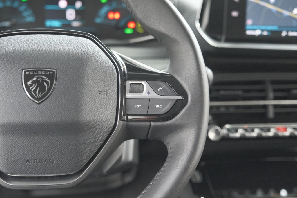 Peugeot 208 ev allure 50 kwh | stoelverwarming | apple carplay | parkeersen