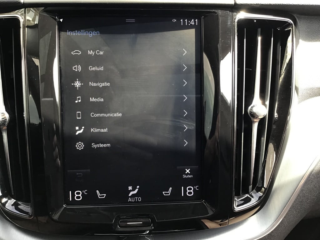 Volvo XC60 t8 390pk recharge mo.pro leder/luchtvering/h.k. audio/360 camera