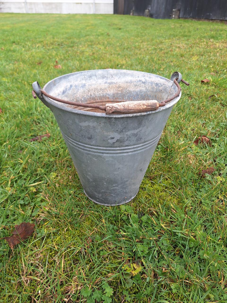 Zinken en email weckketels en emmers