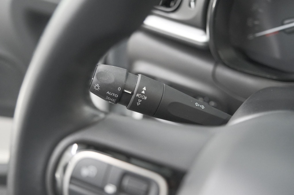 Citroen C3 puretech 110 s&s shine | camera | navigatie | apple carplay | pa