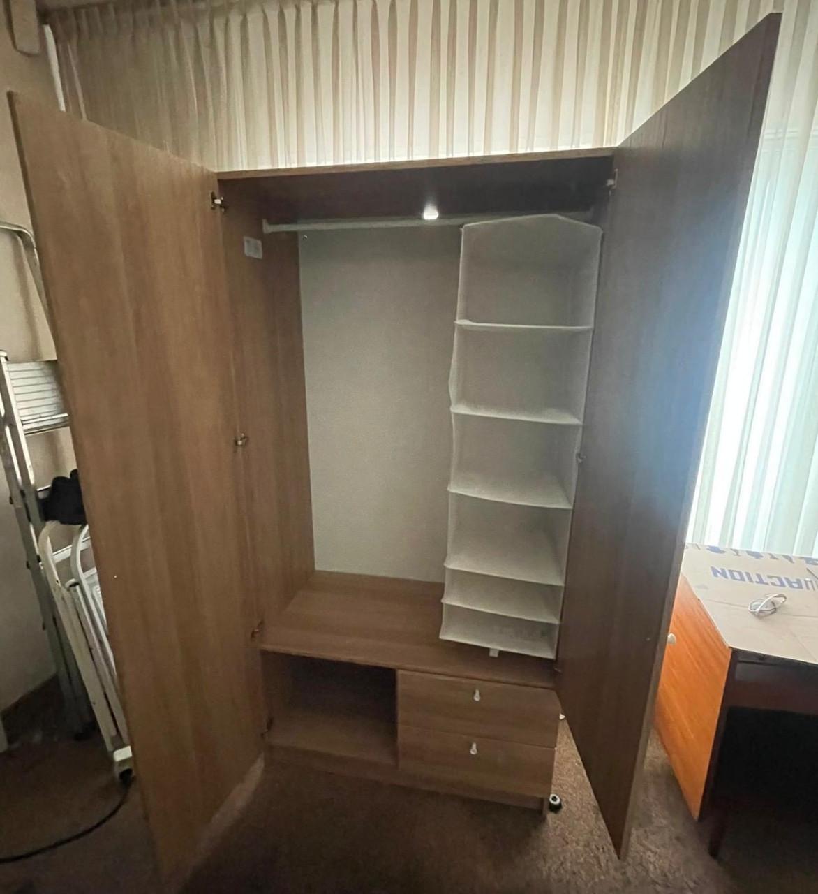 Mooie slaapkamer kast als nieuw