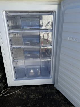 Tafelmodel Vrieskast 4 laden  85x55 cm. Inhoud vriezer 91 liter klasse A+