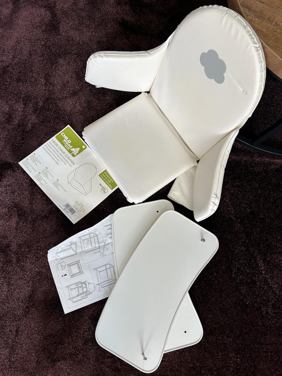 Houten kinderstoel met stoelverkleiner