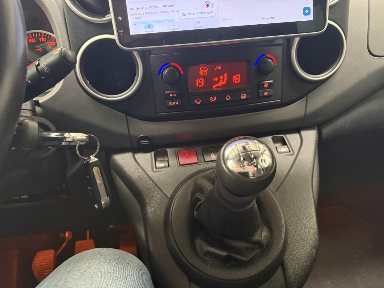 2P. Microcamper Peugeot Partner Tepee 1.2 Benzine!  – auto én camper in één