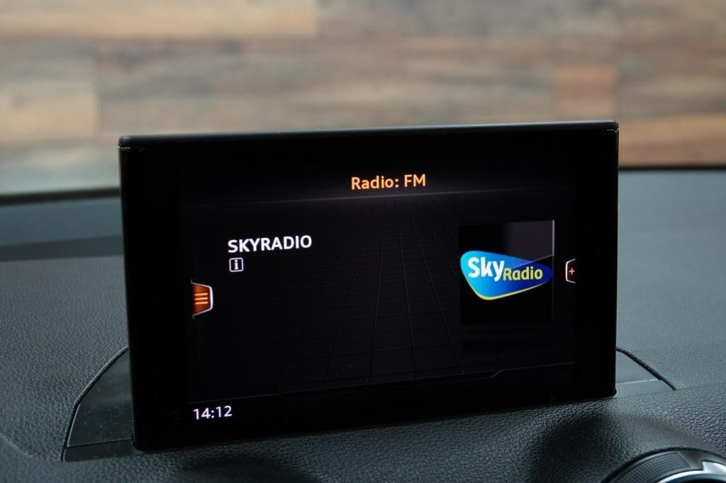 Audi Q2 1.0 tfsi sport | stoelverw. | led | pdc | 19" |