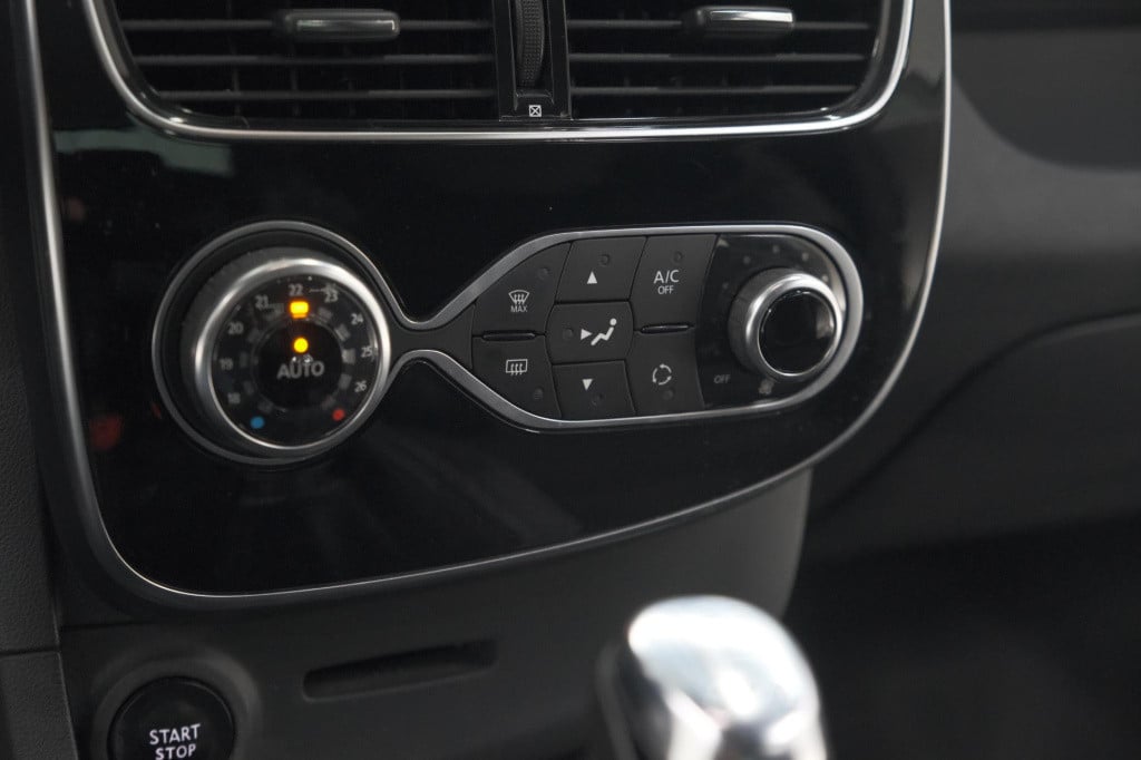 Renault Clio tce 90 intens | camera | navigatie | allseason banden | parkee