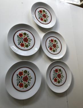 Leuk set van 5 vintage ontbijt bordjes met decor