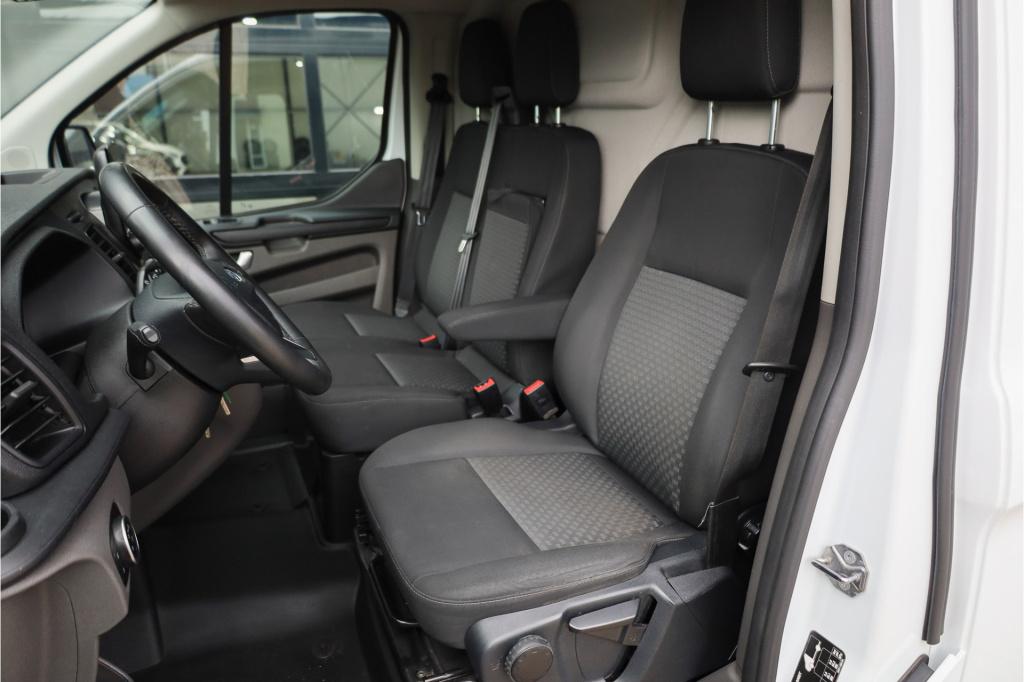 Ford Transit Custom 300 2.0 tdci l2h1 trend trekhaak i nav i cam i lm