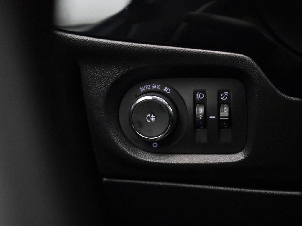Opel Corsa 1.2 | apple carplay & android auto | parkeersensoren voor+achter
