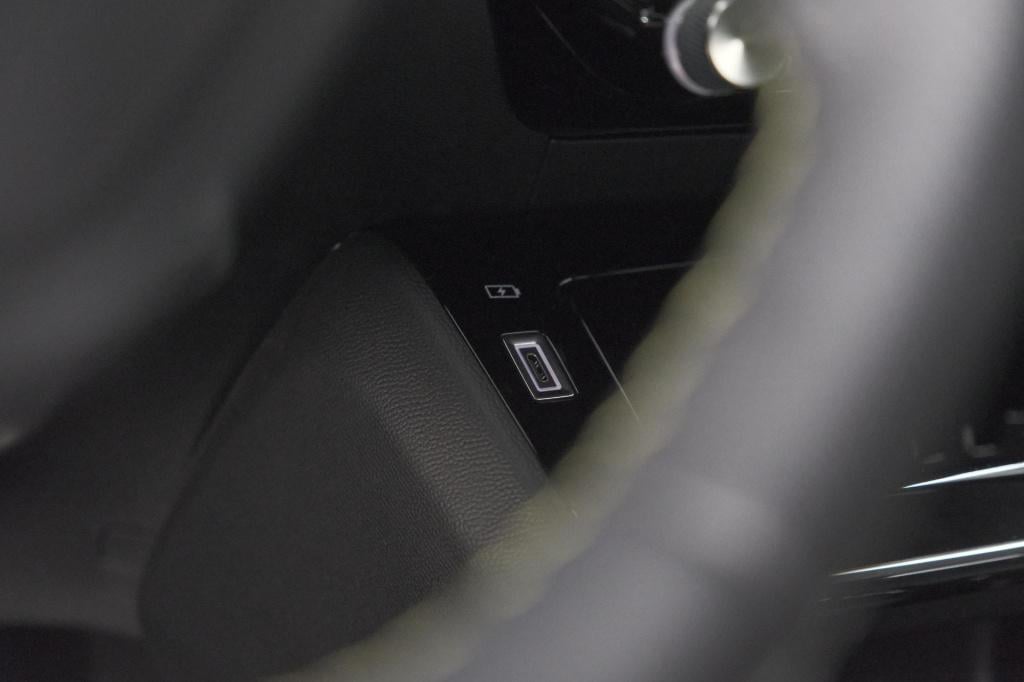 Peugeot 2008 puretech 130 eat8 gt | 360 camera | stoelmassage | adaptieve c