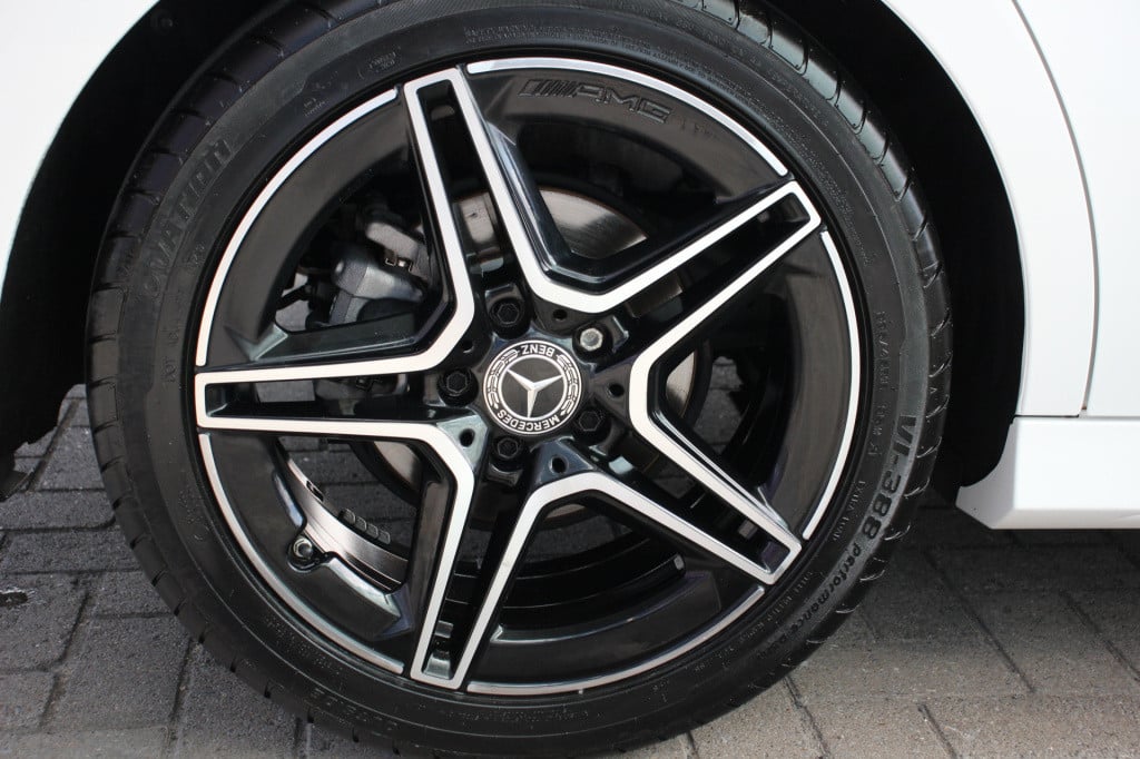 Mercedes-Benz Cla 180 amg | night pakket | pano | sfeerverlichting | camera