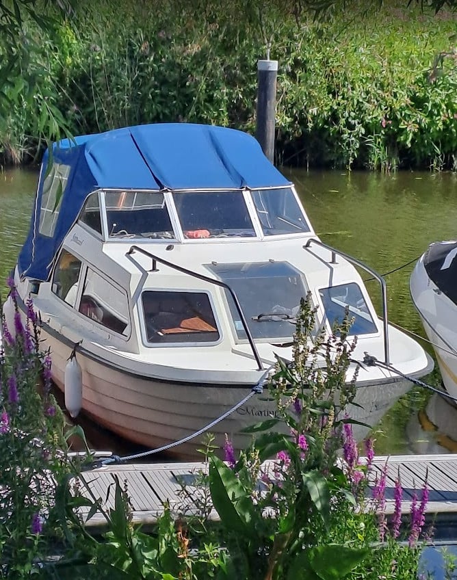 Boot Polyester sloep 6.30 mtr 22pk MET ligplaats Strijensas
