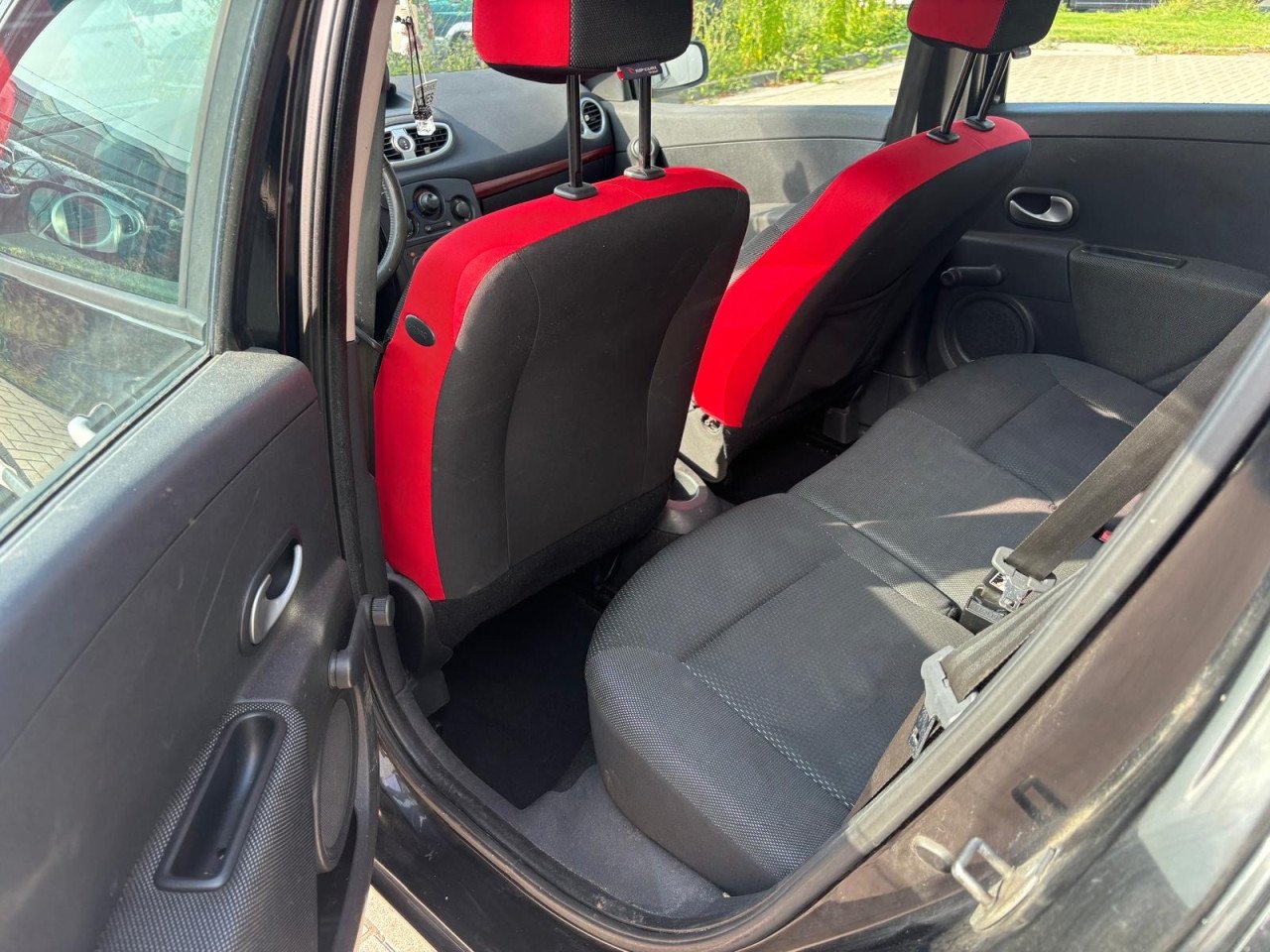 Renault Clio 1.2-16V Rip Curl Vol Jaar Apk