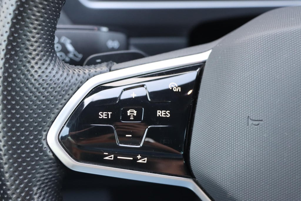 Volkswagen Tiguan 1.5 tsi r-line 150pk dsg7