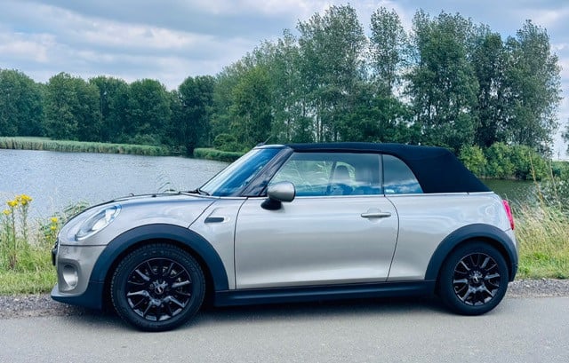 Mooie goed onderhouden Mini cooper cabrio bj2016 km184500