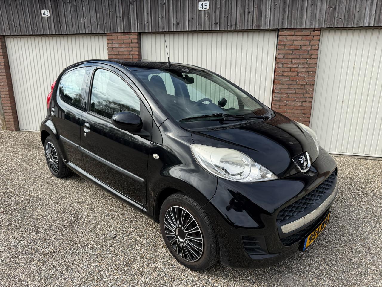 Nette Peugeot 107 1.0 5DR 2010 Open dakje, Airco, Carplay!