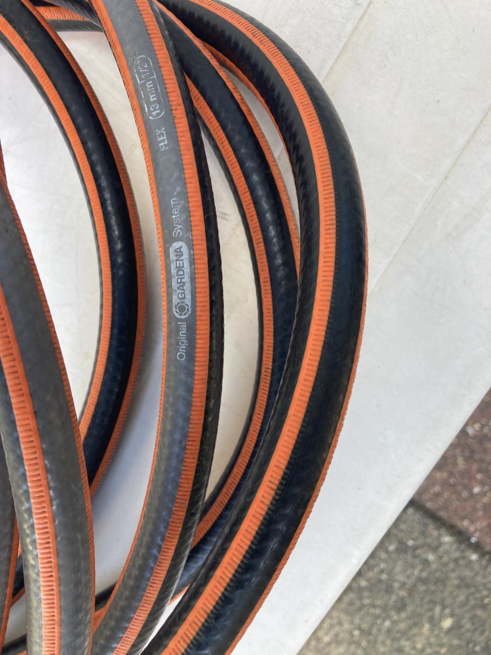 Gardena Comfort tuinslang inw. 13 mm lengte is ± 7 m in zeer nette staat.