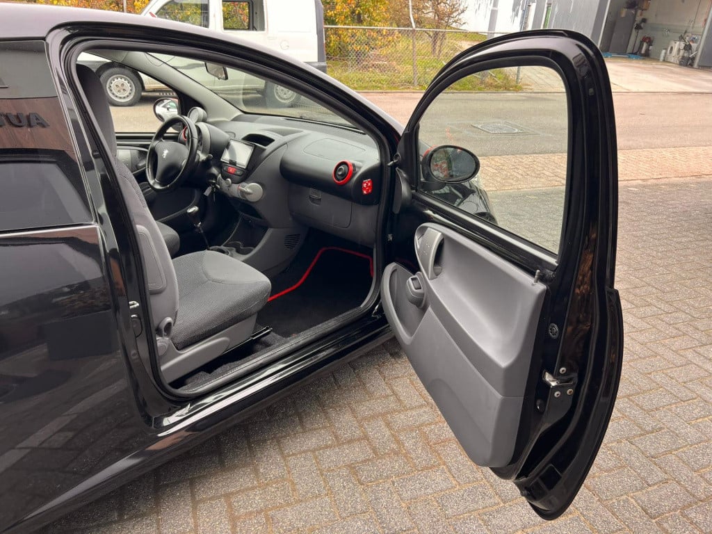 Peugeot 107 1.0-12v xr