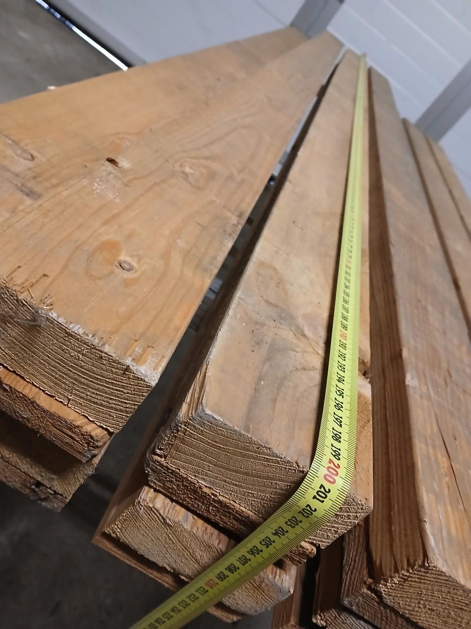 10 gebruikte houten balken van 2meter.