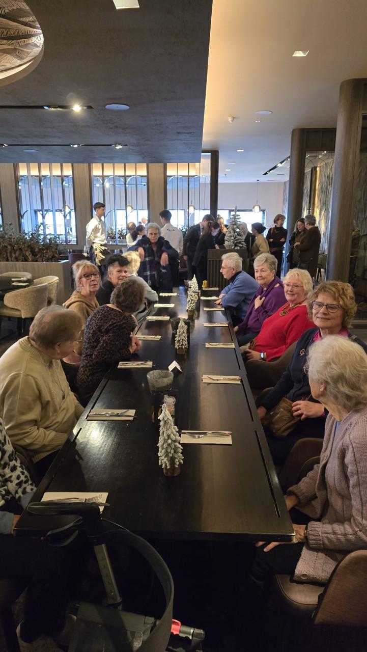 Kaartenmakers gezocht, waarbij gezelligheid en kaarten samen gaan