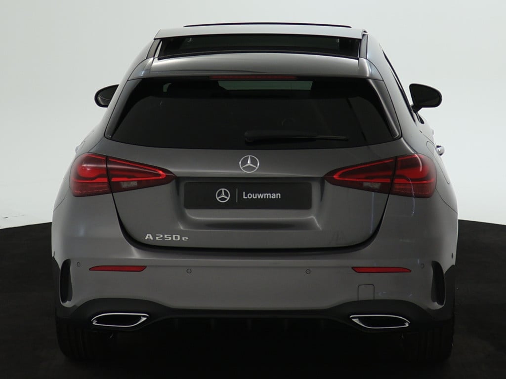 Mercedes-Benz A-Klasse 250 e business solution amg | nightpakket | parkeerp