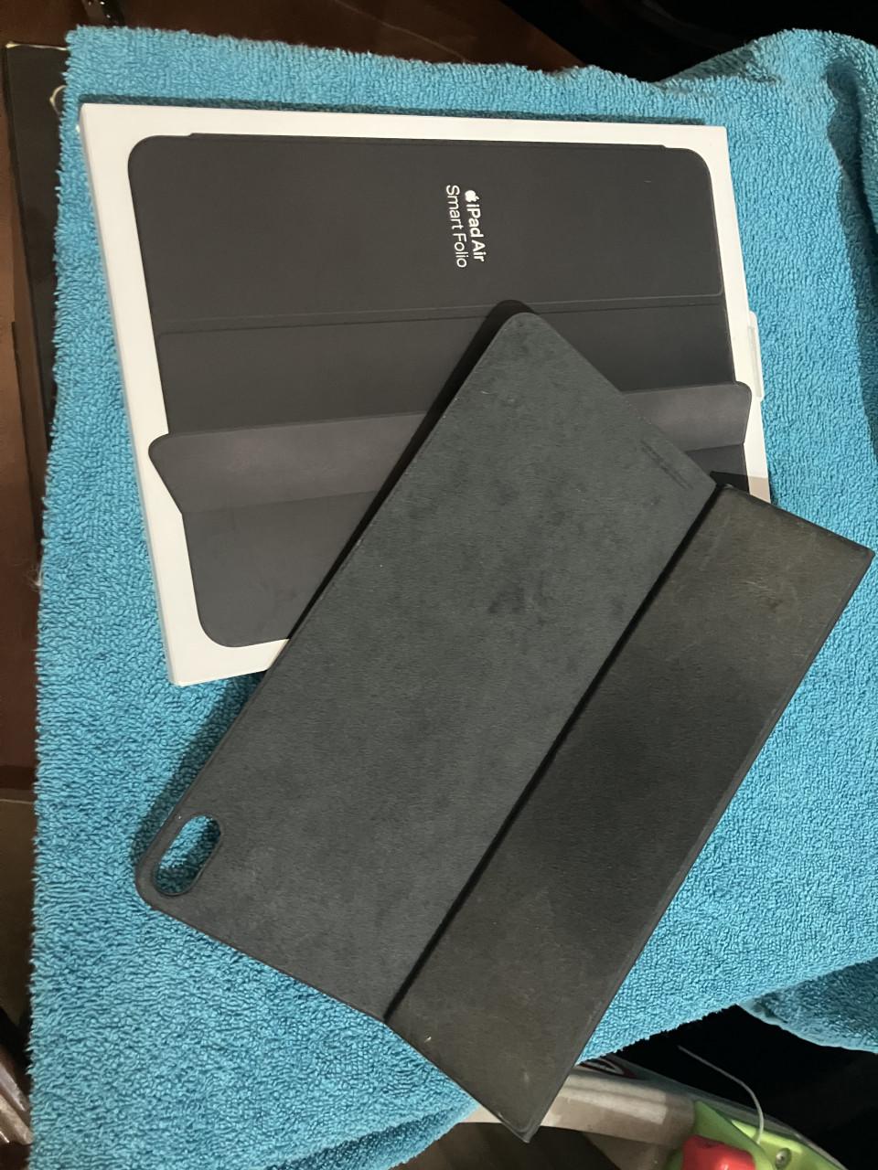 IPad Air 5e generatie wifi 64GB, oktober 24  met IPad air smart folio cover