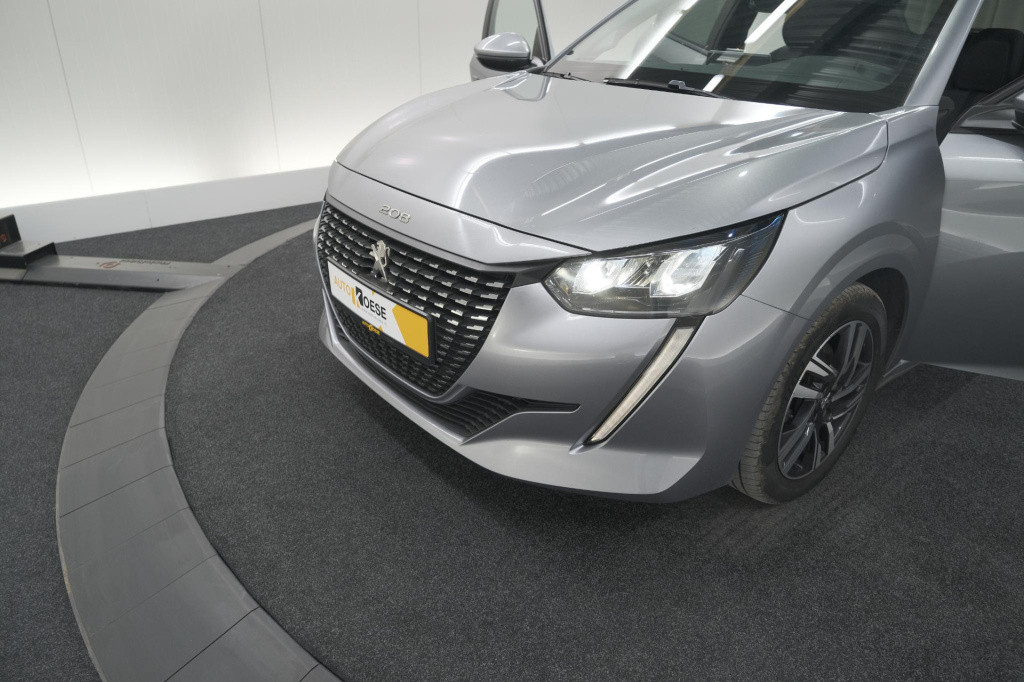 Peugeot 208 puretech 100 allure | camera | navigatie | apple carplay | park