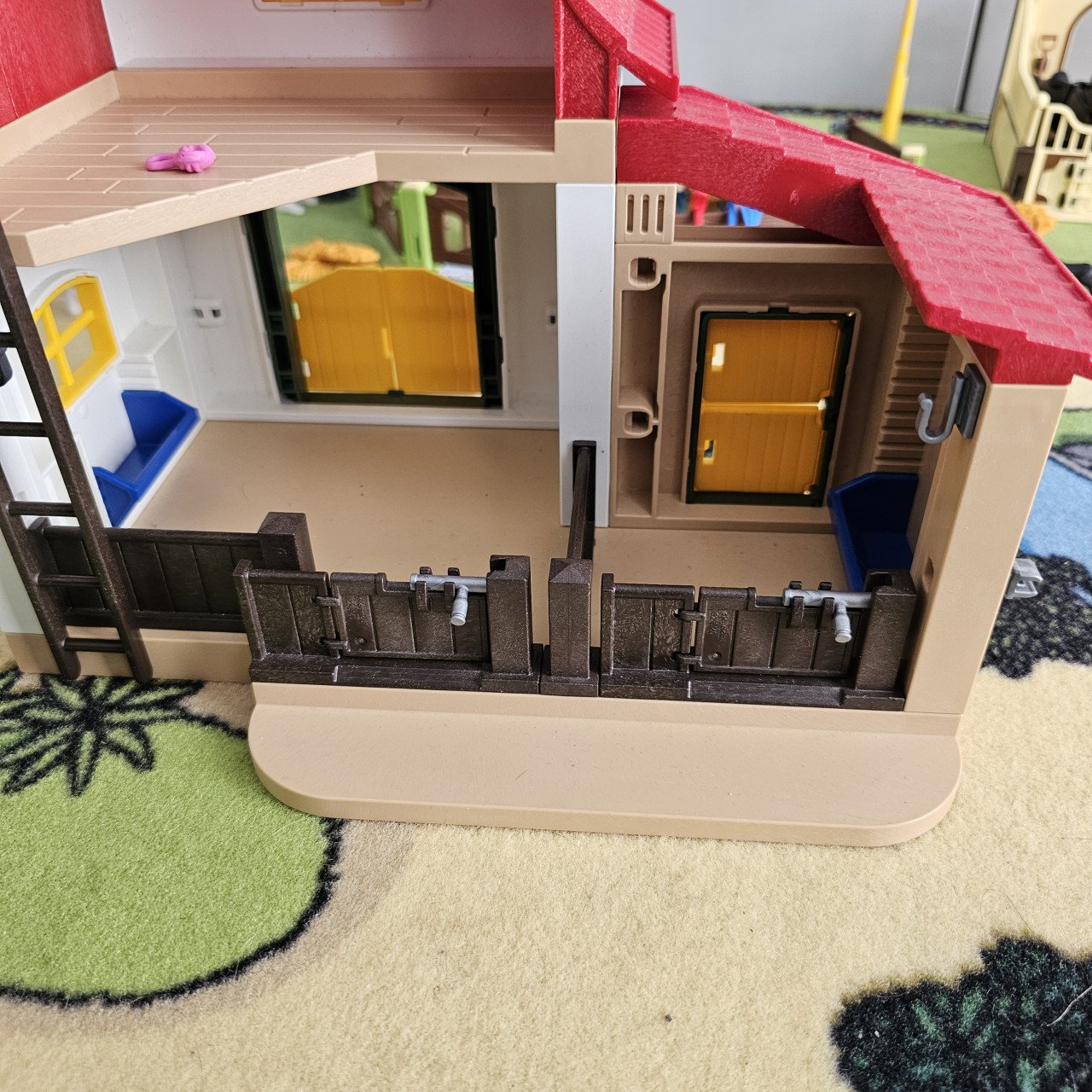 Playmobil pony manege springwedstrijd huifkar en meer