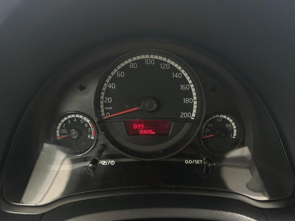 Volkswagen UP! occasion 1.0 move up! bluemotion | zwart | tweedehands volks