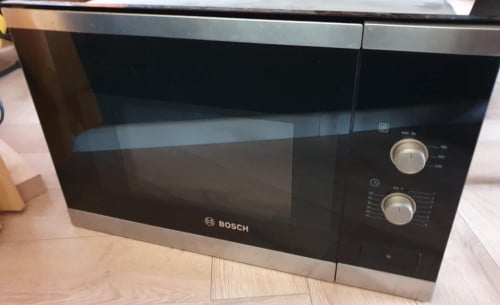 Zwarte Bosch inbouw magnetron