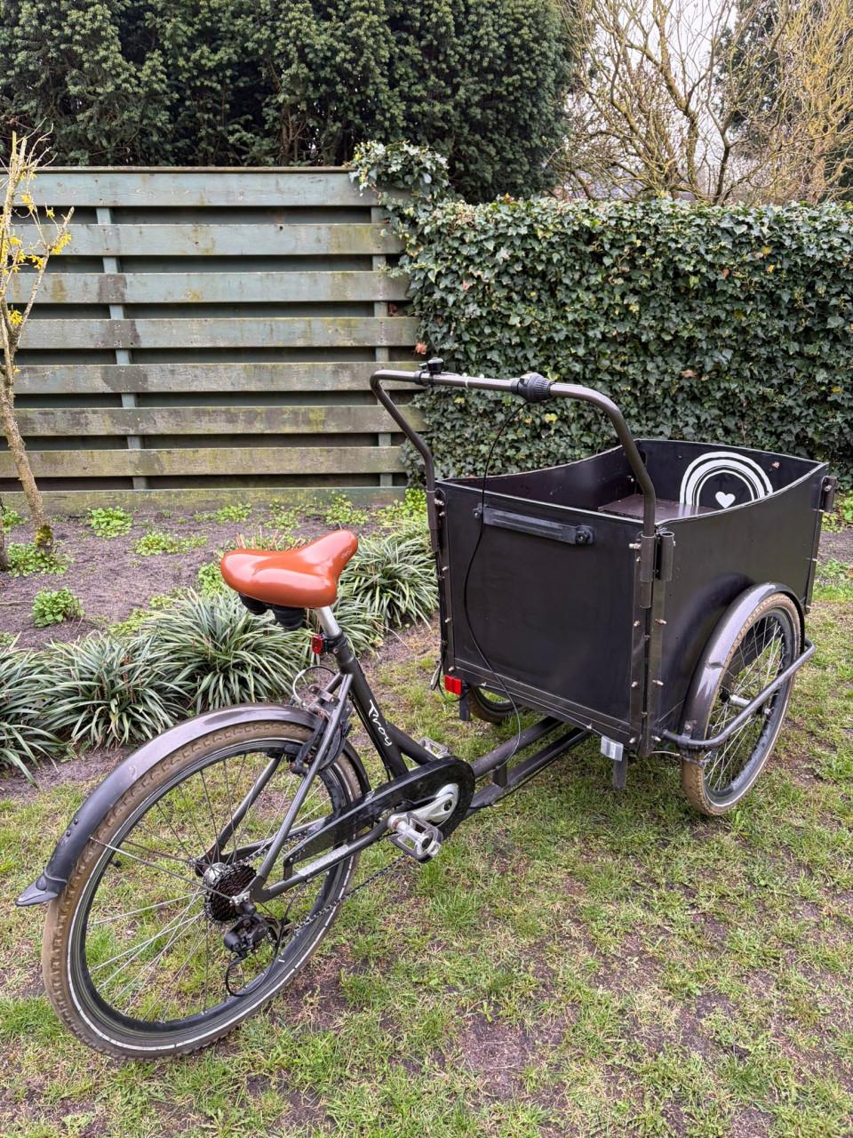 Gebruikte bakfiets - Fietst, remt en schakelt goed
