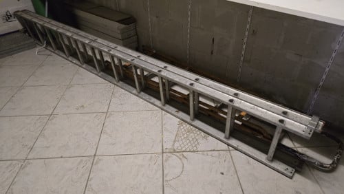 Aluminium ladder met 24 sporten