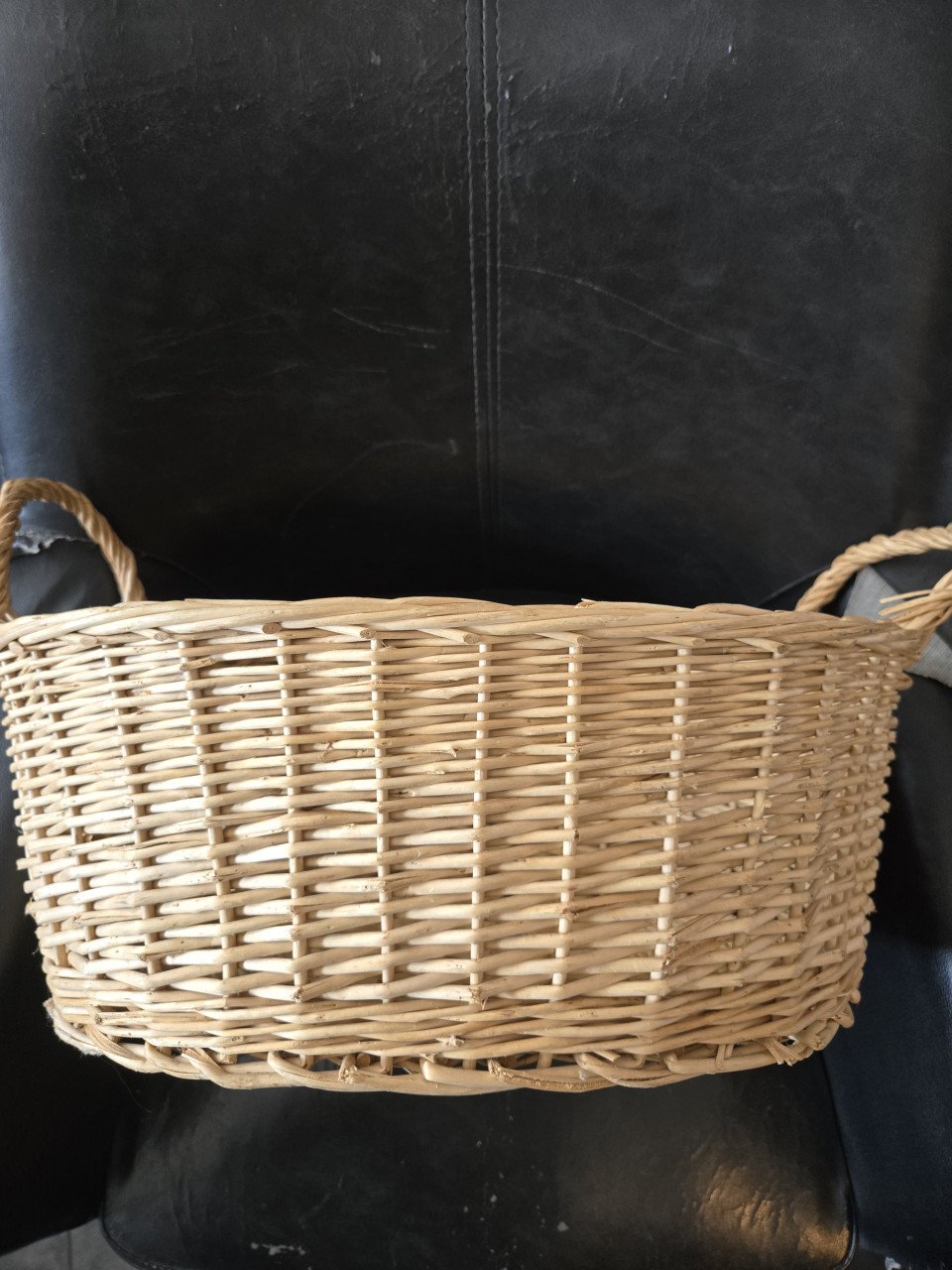 Leuke rieten mand met 2 handvatten ovaal 45x35cm