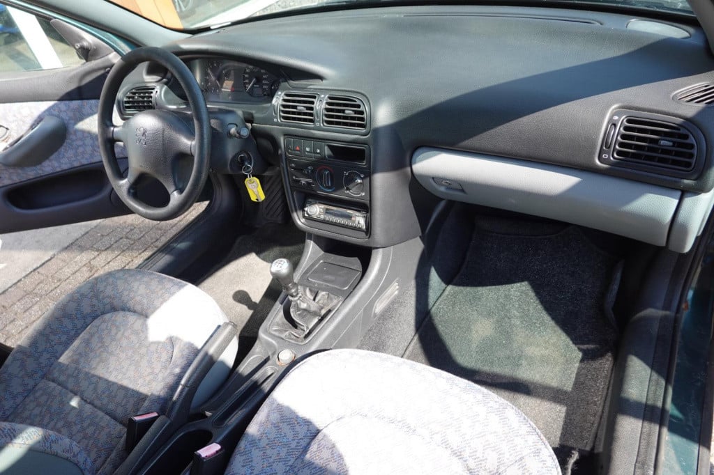 Peugeot 406 1.8-16v sl