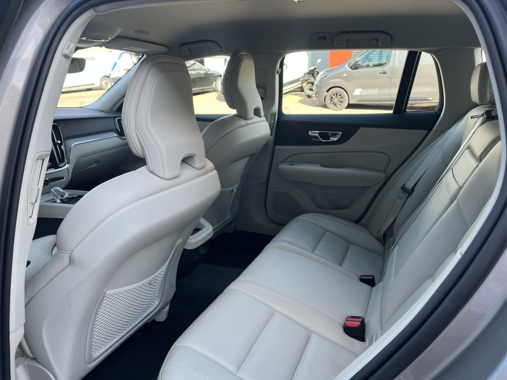 Volvo V60 2.0 b3 inscription aut. | autopilot | memory | stoel/stuurverw. |