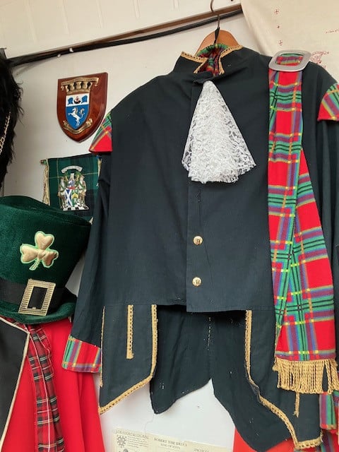 Militaria Schotse zwaard tweehander en Wapenschild MacLeod