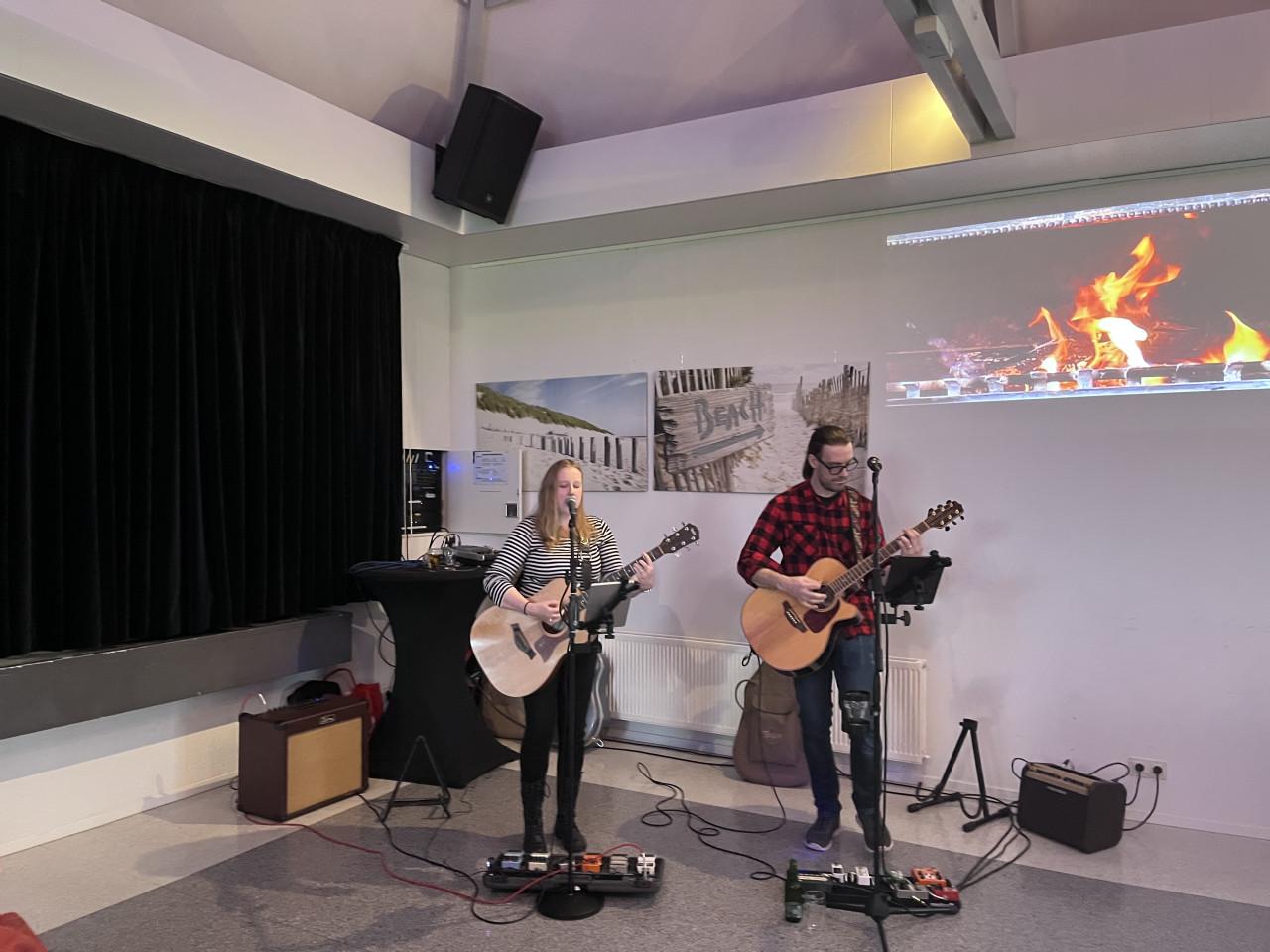 C-Side, akoestische pop- en rock covers